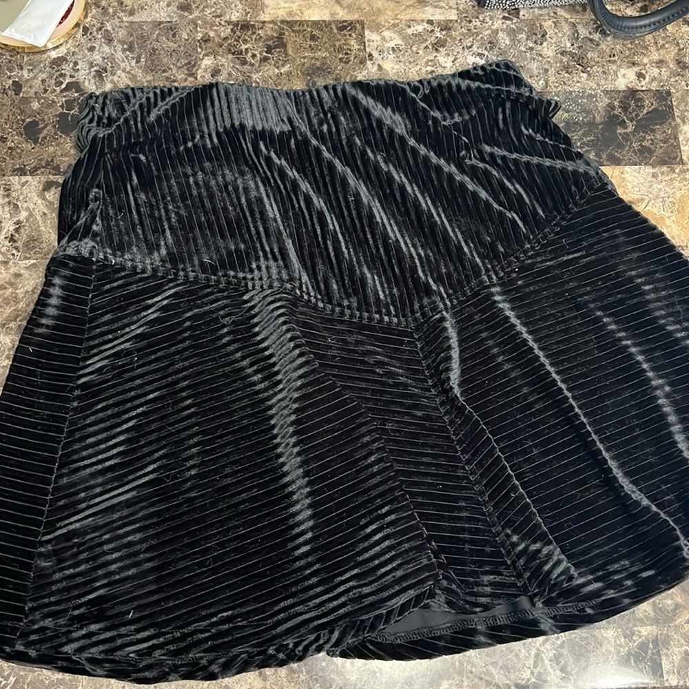 Velvet black mini skirt size M